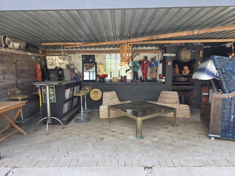 6 Bedroom Property for Sale in Heuwelsig Free State